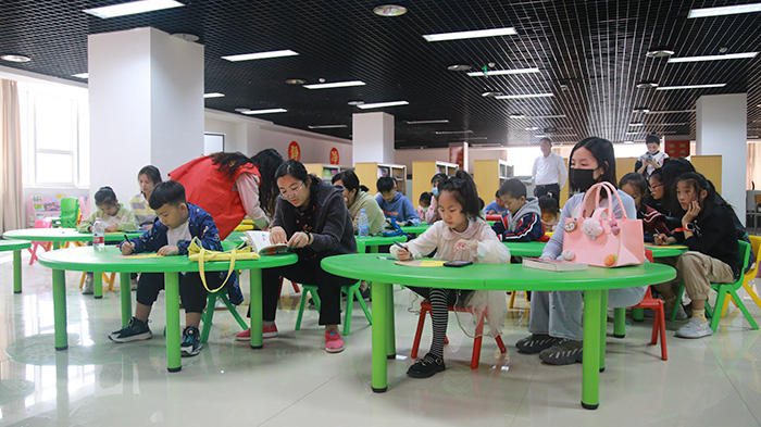 民权县图书馆举办“画从书中来——阅绘悦美”公益绘画培训