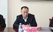 县政协主席周明河分别参加经济组和文化艺术组的审议讨论