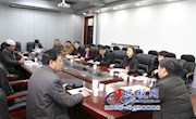 政协委员分组讨论县委书记姬脉常讲话和政协两个工作报告